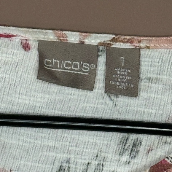 Chico’s Crewneck Feminine Floral Top - Picture 3 of 6